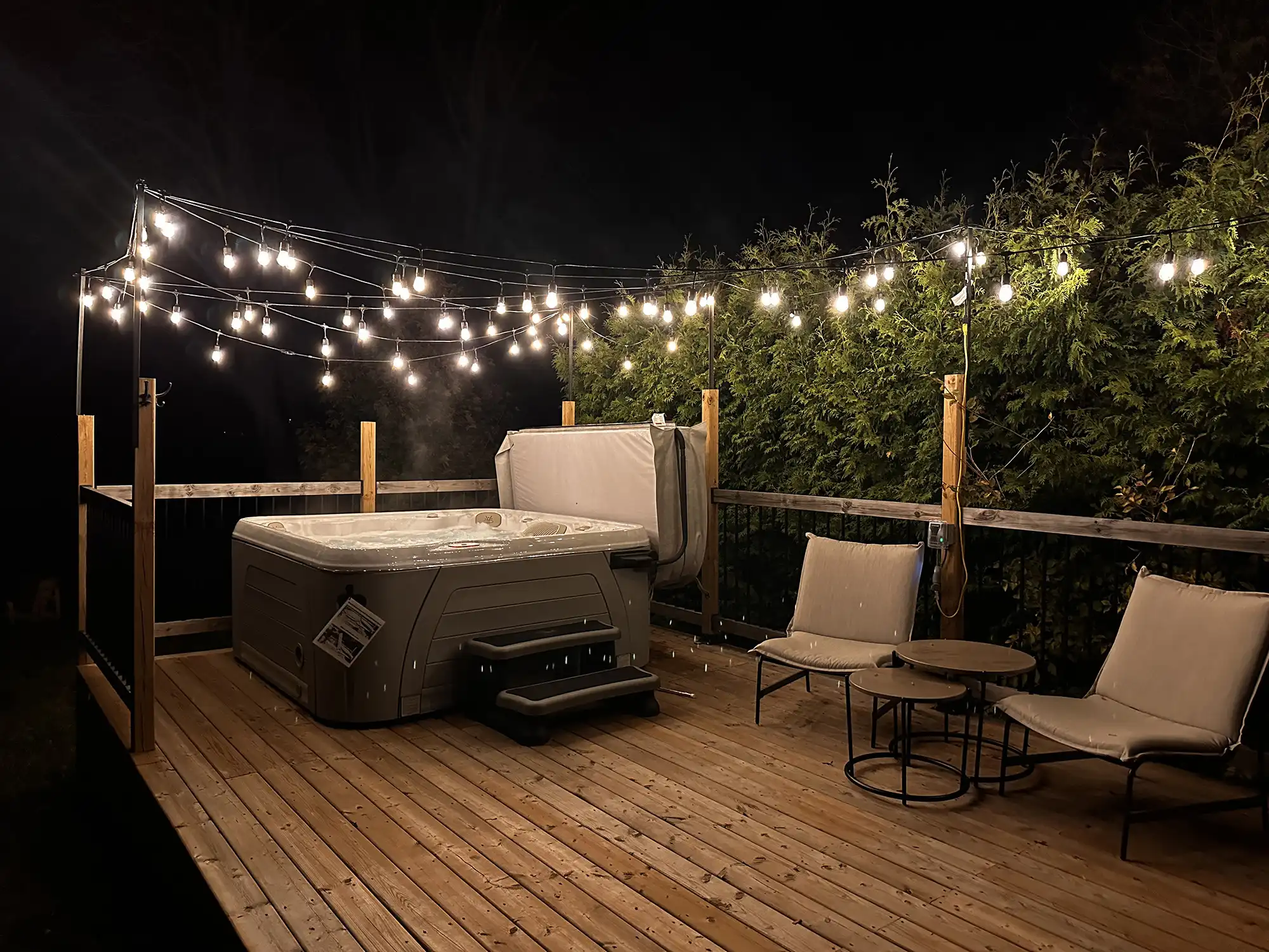 Cottage with hot tub, Ontario Cottage with hot tub, Ontario